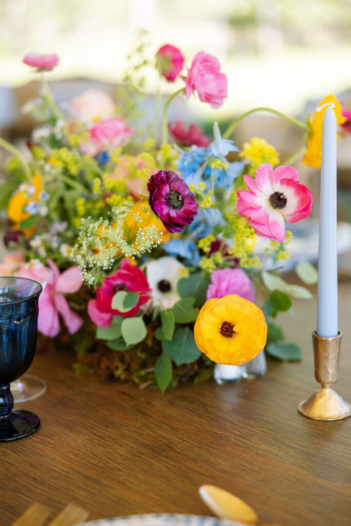 Colorful wedding table scape